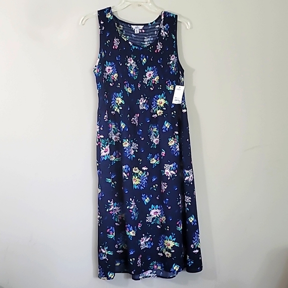 croft & barrow Dresses & Skirts - NWT Croft & Barrow Blue Floral Smocked Swing Midi Dress with Pockets